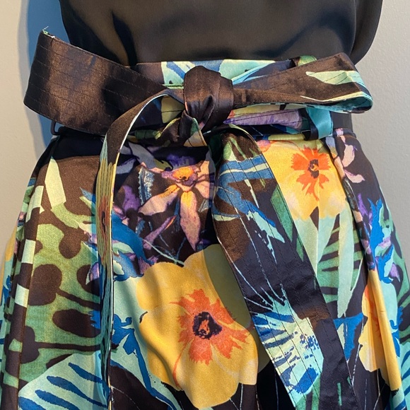 TOV Belted skirt - Picture 4 of 9